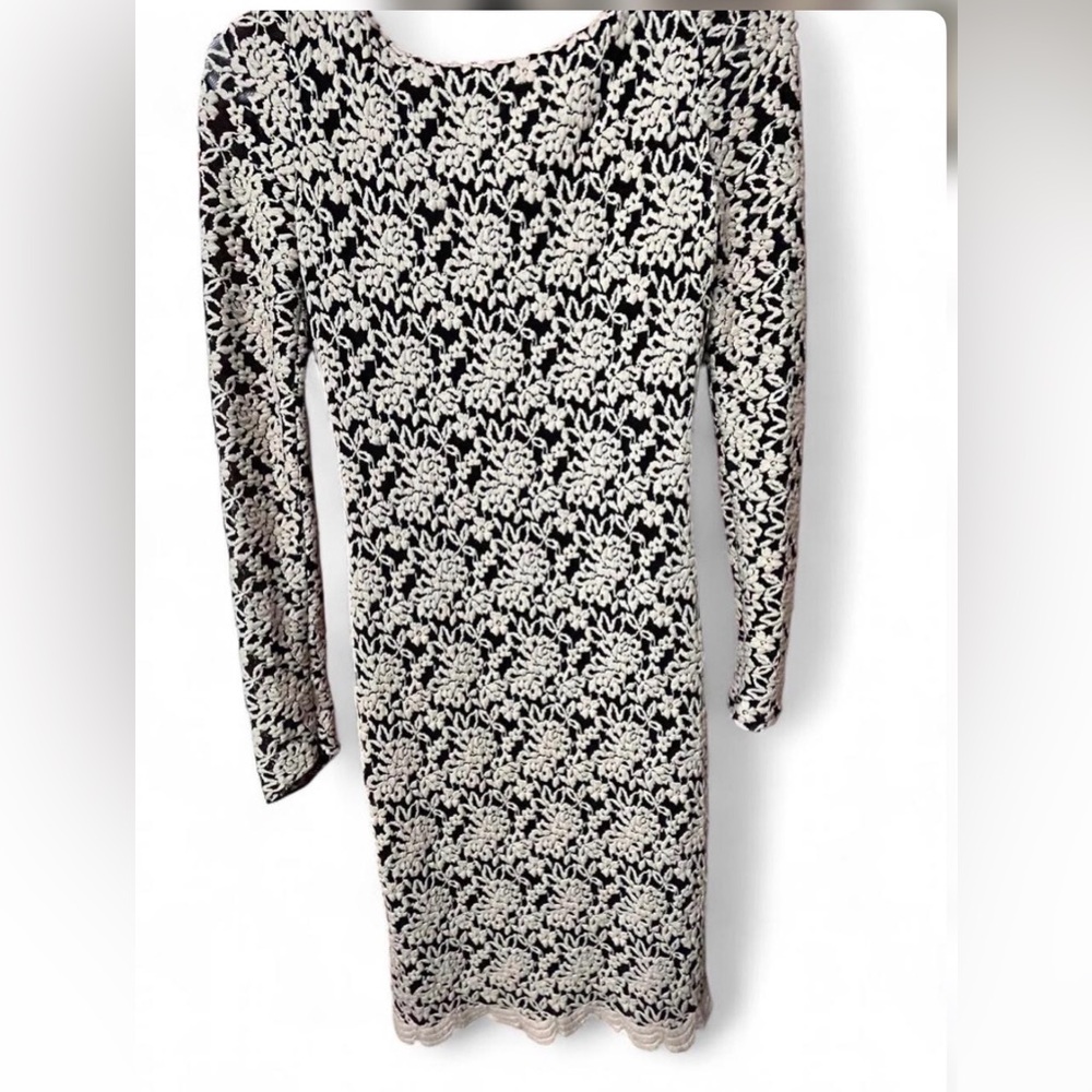 Alice + Olivia Black and Cream Floral Lace Dress open back - Picture 2 of 5